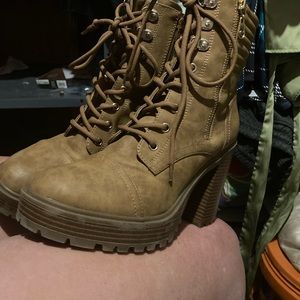 Women’s Boots size 9